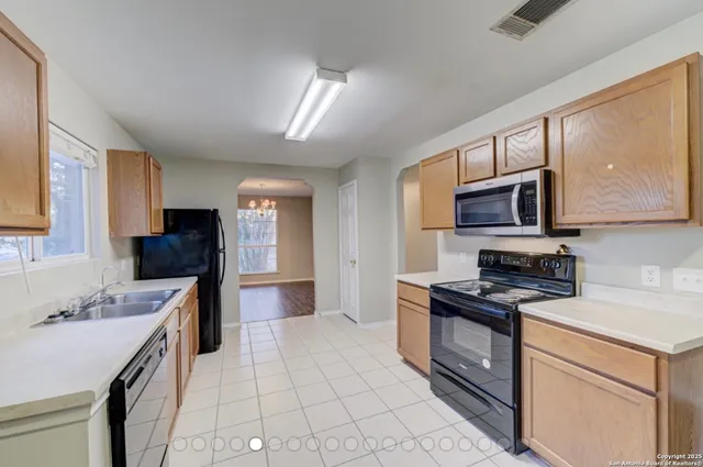 $1,750 | 20802 Phlox Meadow, San Antonio, TX 78259