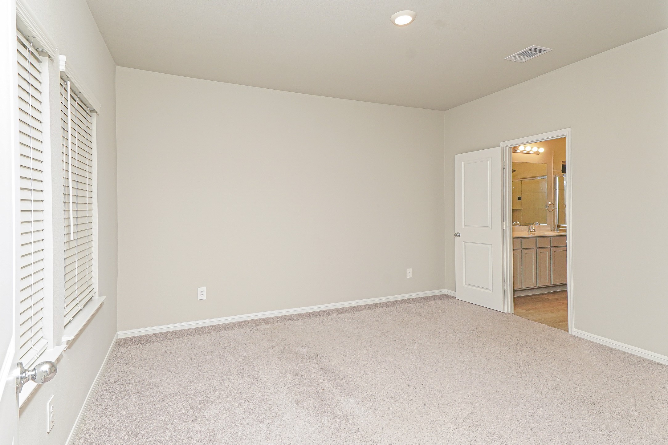 9254 Sea Gdn Street Houston, TX 77034 - Photo 17 of 33 a view of an empty room