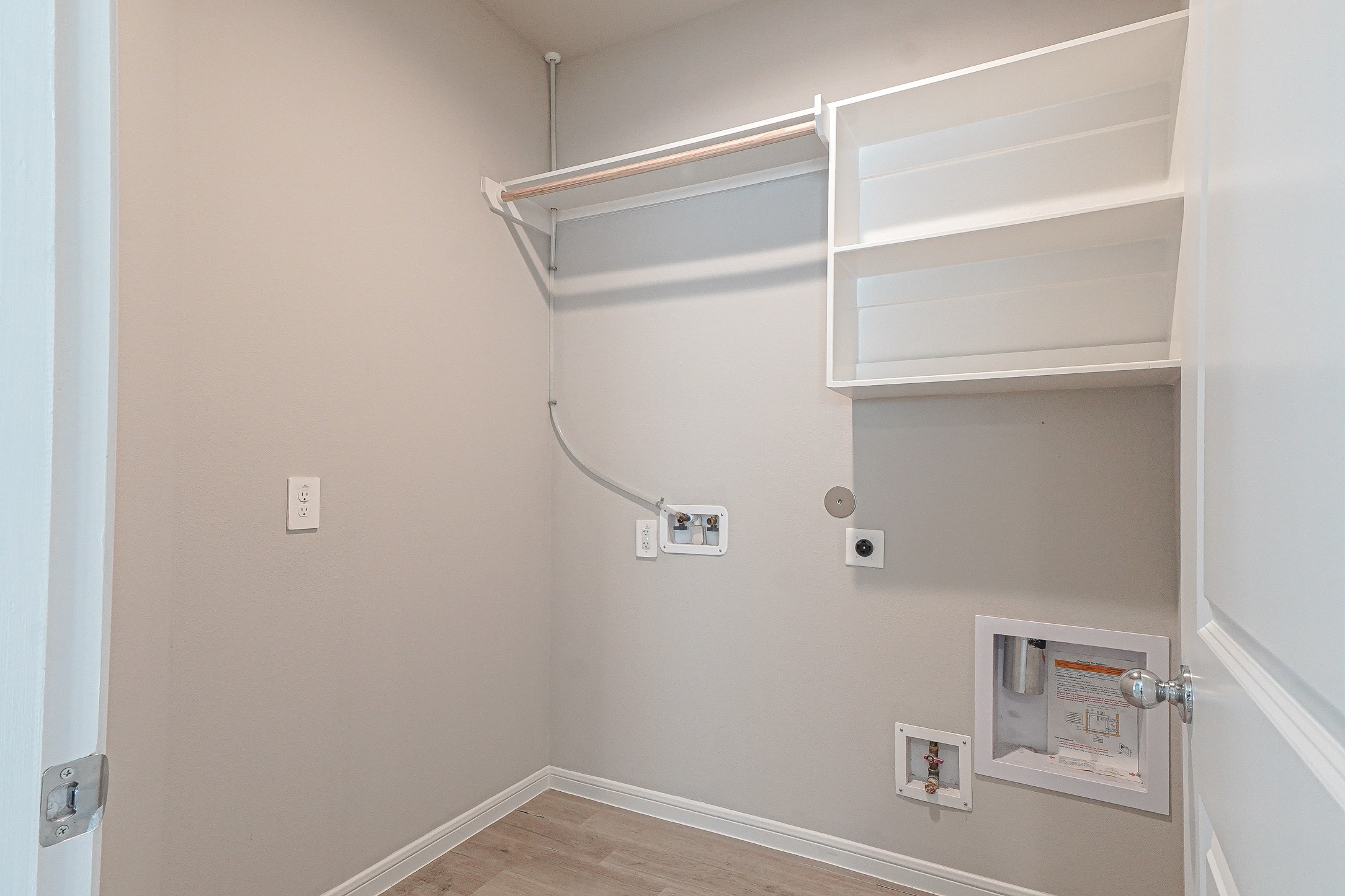 9254 Sea Gdn Street Houston, TX 77034 - Photo 24 of 33 a view of small space