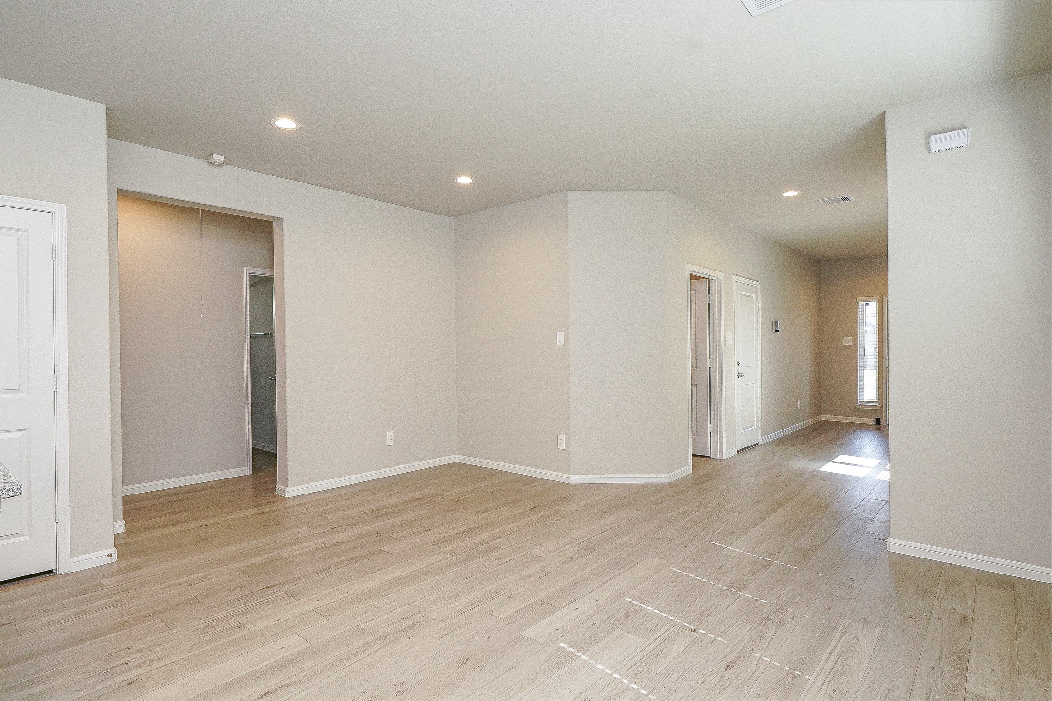9254 Sea Gdn Street Houston, TX 77034 - Photo 5 of 33 a view of an empty room