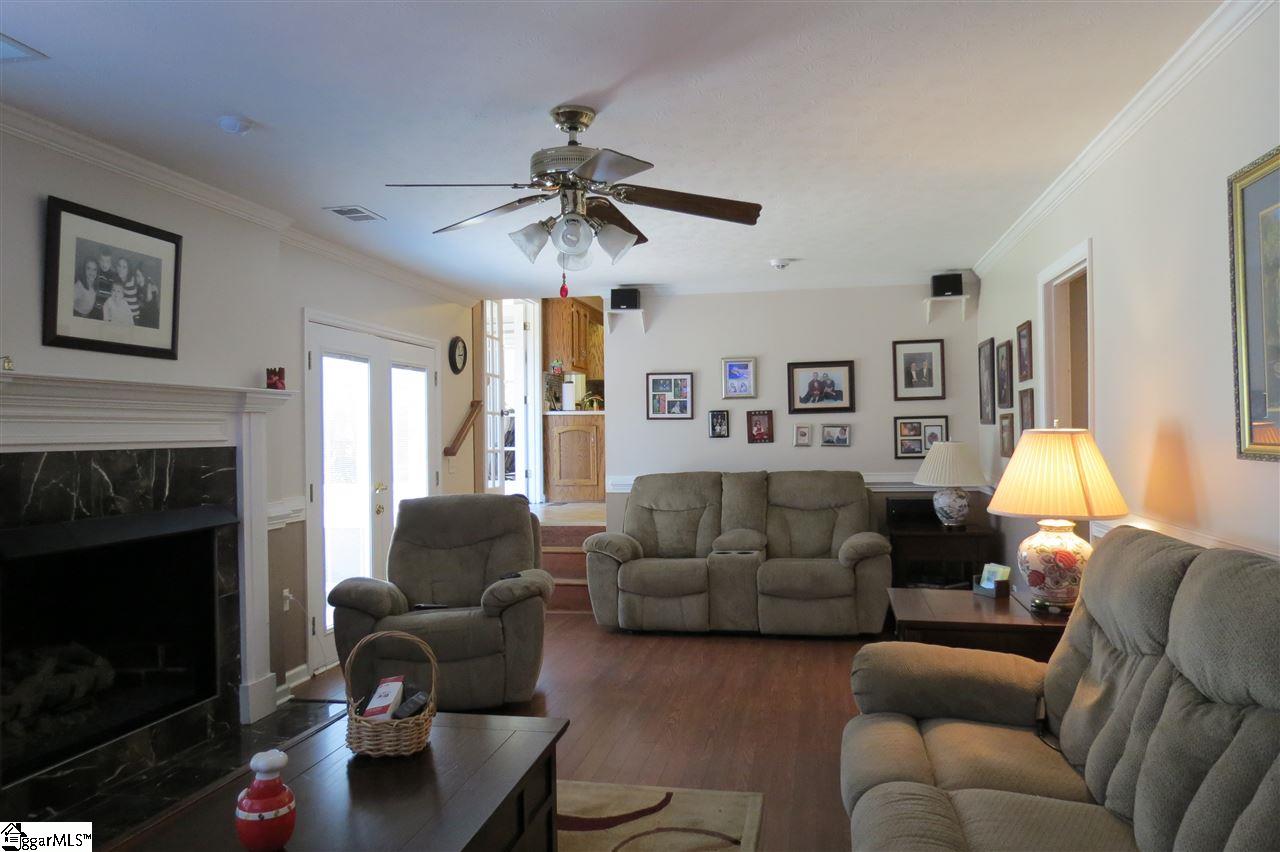 602 Brooks Road Mauldin, SC 29662 - Photo 12 of 25