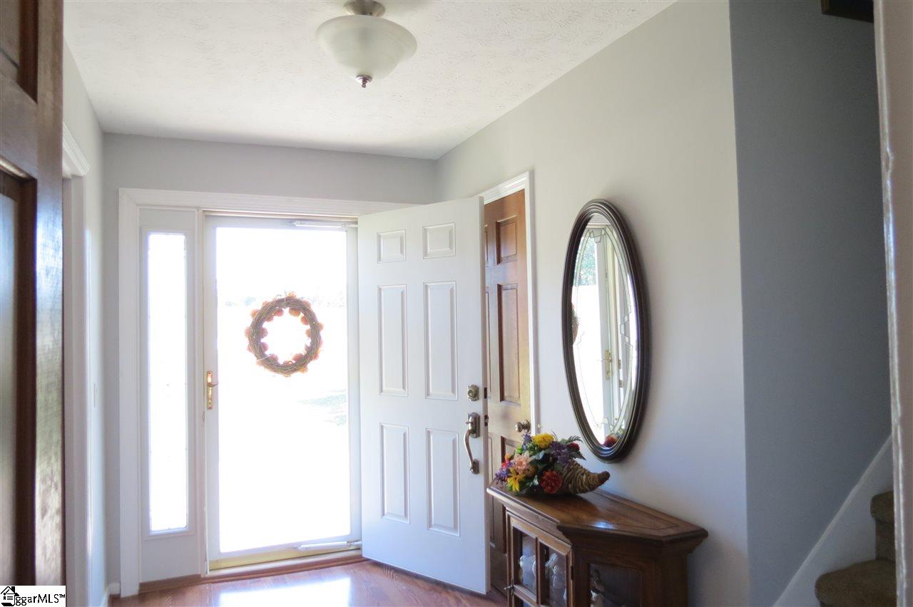 602 Brooks Road Mauldin, SC 29662 - Photo 3 of 25