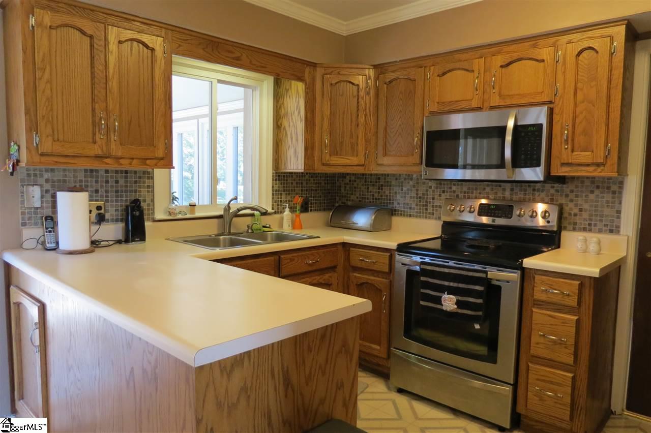 602 Brooks Road Mauldin, SC 29662 - Photo 7 of 25