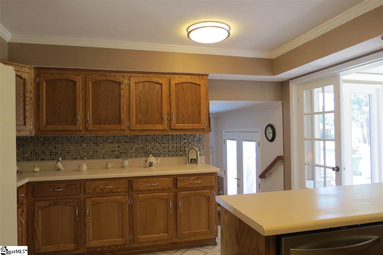 602 Brooks Road Mauldin, SC 29662 - Photo 8 of 25
