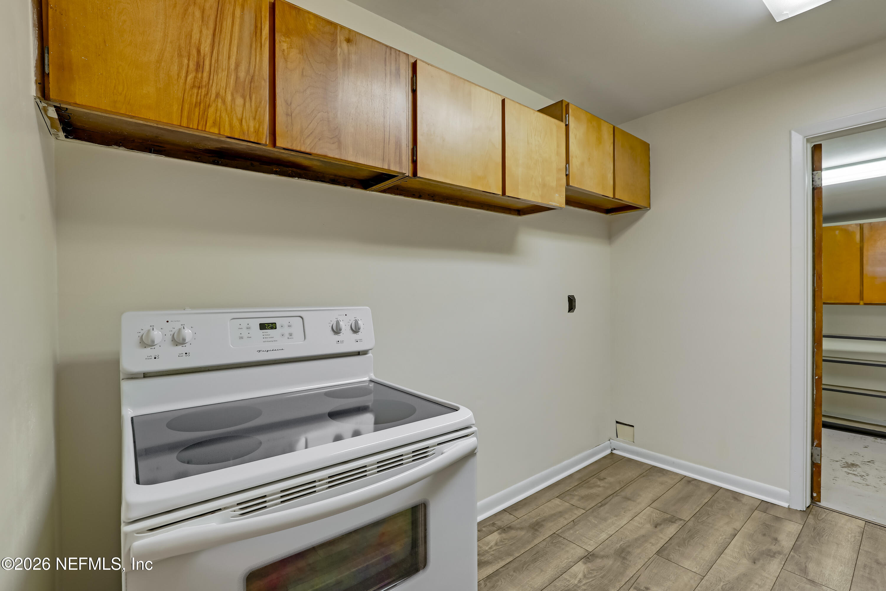 3944 Rodby Drive Jacksonville, FL 32210 - Photo 30 of 40 a view of appliances and cabinets