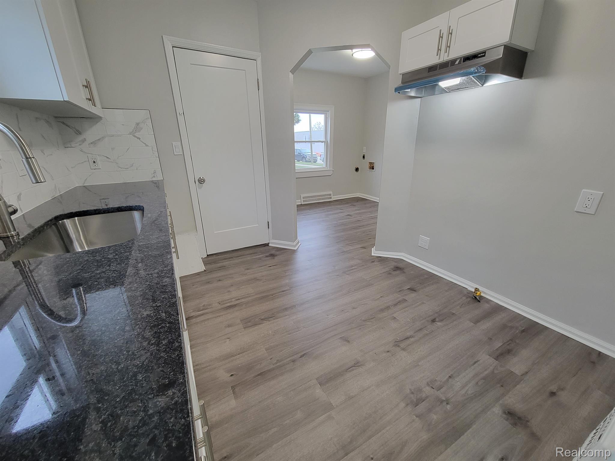 26944 Trowbridge Street Inkster, MI 48141 - Photo 8 of 23 Gallery Image 8