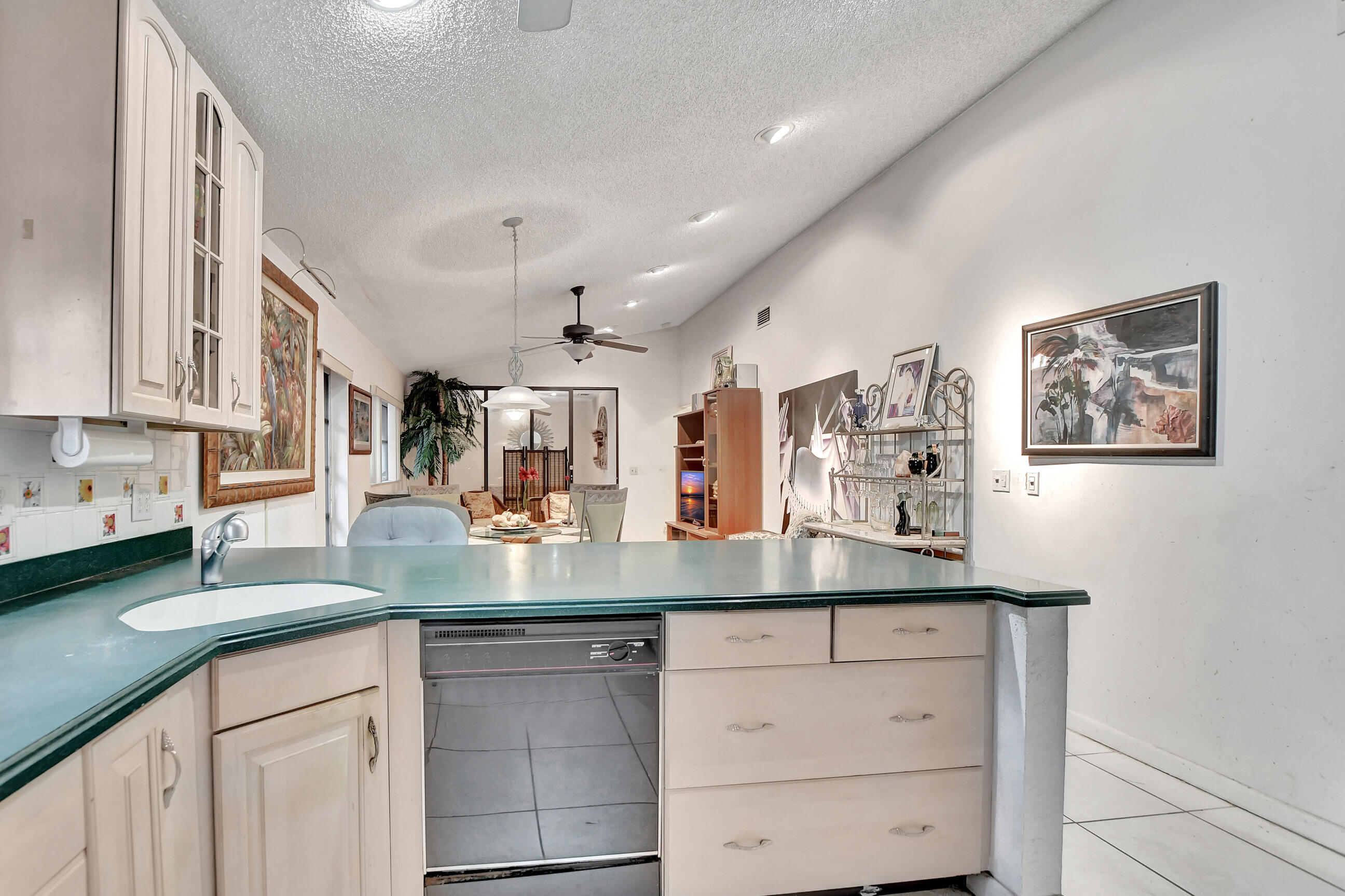 8238 Springtree Road, Unit A Boca Raton, FL 33496 - Photo 8 of 48 08_dsc_1536