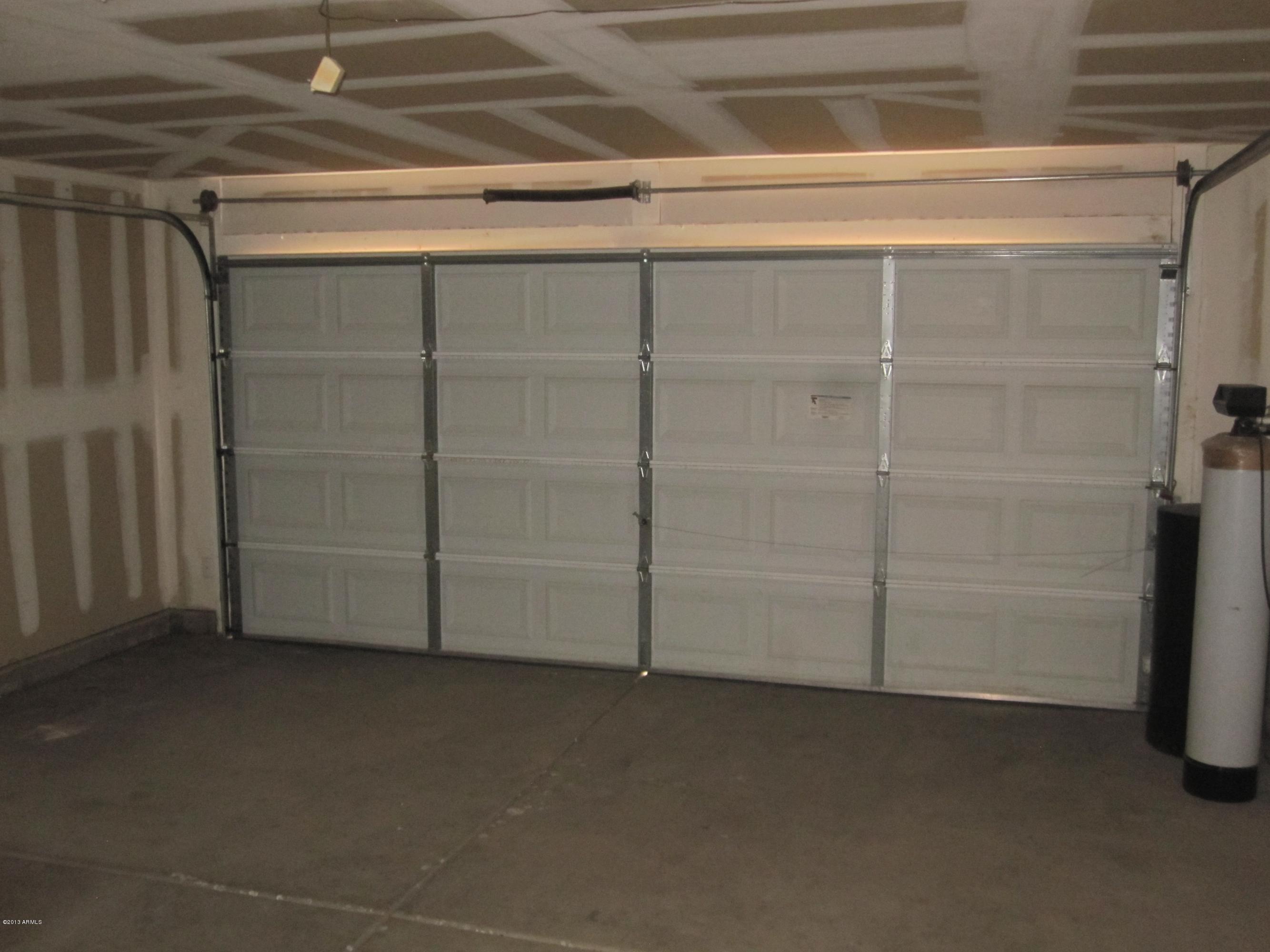 2607 South 71st Drive Phoenix, AZ 85043 - Photo 12 of 20 garage