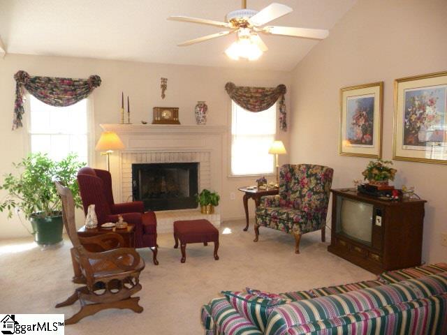 10 Fitzpatrick Court Fountain Inn, SC 29644 - Photo 2 of 14 Gallery Image 2
