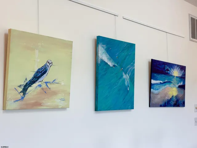 a picture of a painting on the wall