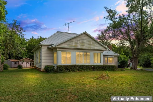 $217,500 | 81 Southeast 500 Road, Clinton, MO 64735