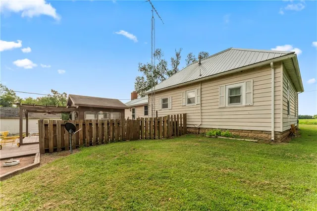 $227,500 | 81 Southeast 500 Road, Clinton, MO 64735