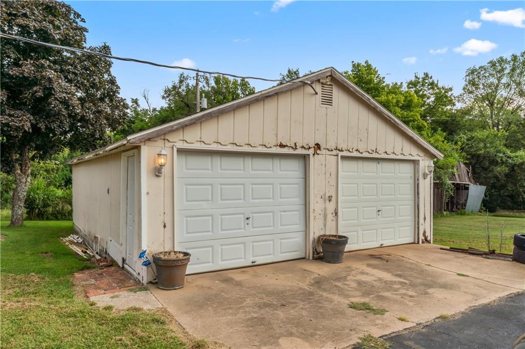 81 Southeast 500 Road Clinton, MO 64735 - Photo 20 of 29