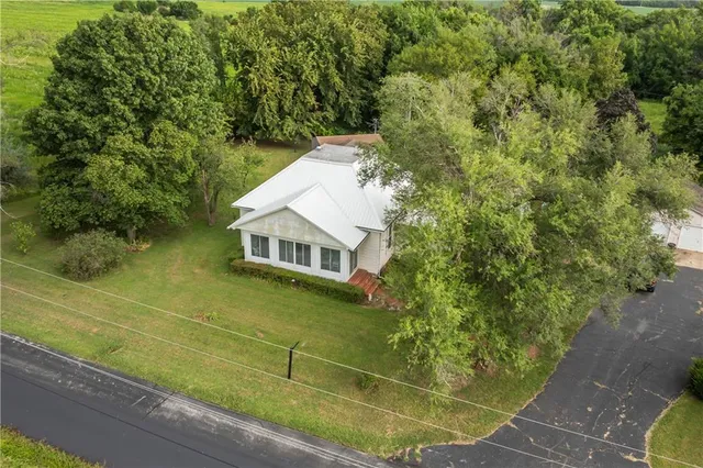 $217,500 | 81 Southeast 500 Road, Clinton, MO 64735