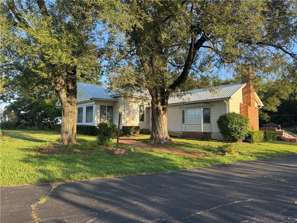 81 Southeast 500 Road Clinton, MO 64735 - Photo 4 of 29