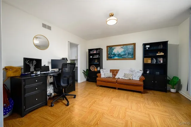 $489,900 | 213 Gilbert Road, New Hartford, NY 13413