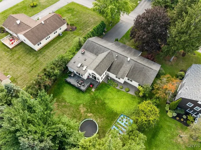 $489,900 | 213 Gilbert Road, New Hartford, NY 13413