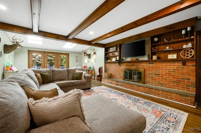 $489,900 | 213 Gilbert Road, New Hartford, NY 13413