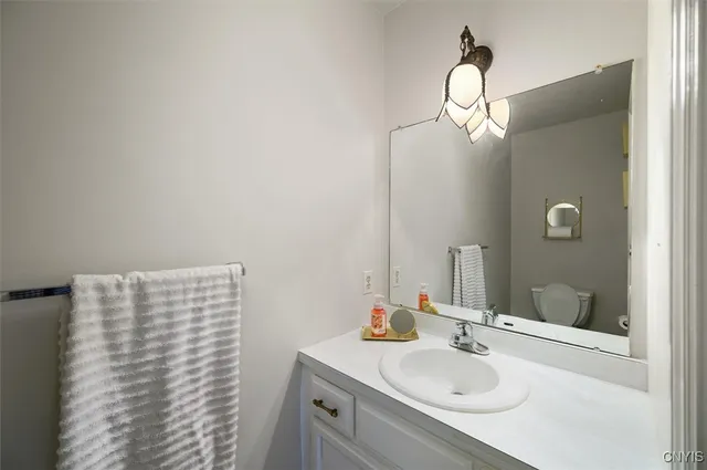 $489,900 | 213 Gilbert Road, New Hartford, NY 13413