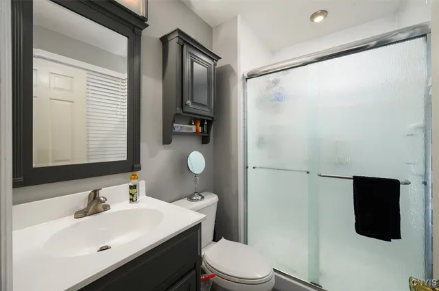 $489,900 | 213 Gilbert Road, New Hartford, NY 13413