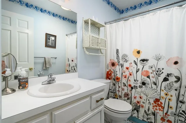 $489,900 | 213 Gilbert Road, New Hartford, NY 13413