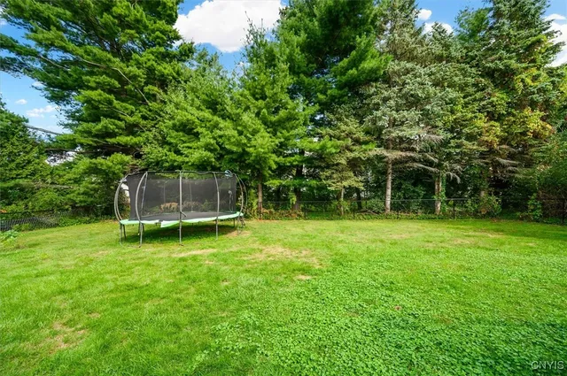 $489,900 | 213 Gilbert Road, New Hartford, NY 13413