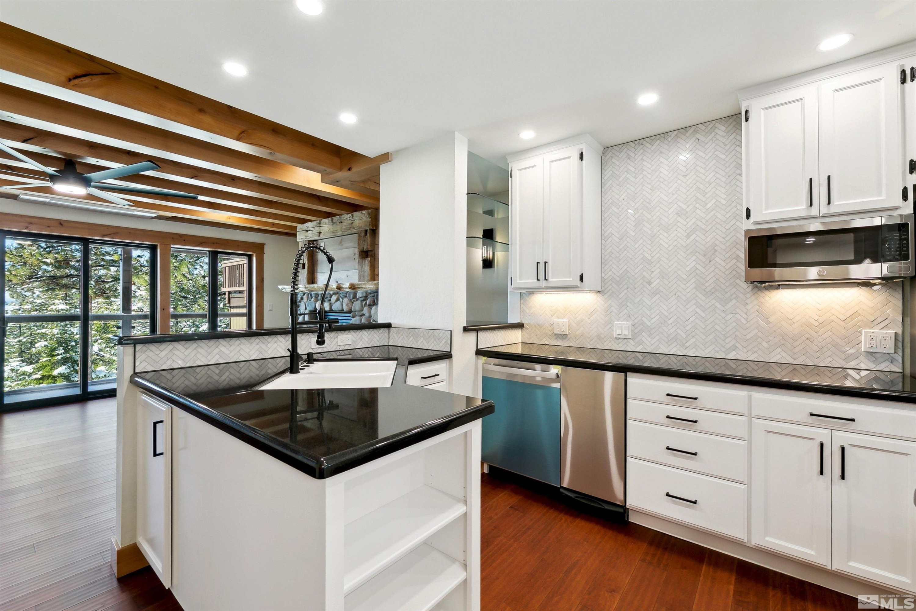 148 Holly Lane Stateline, NV 89449 - Photo 9 of 40 Photo 9