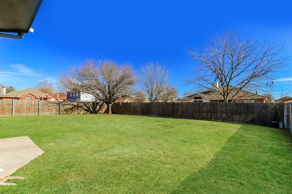 $2,565 | 7601 Southbridge Lane, Arlington, TX 76002