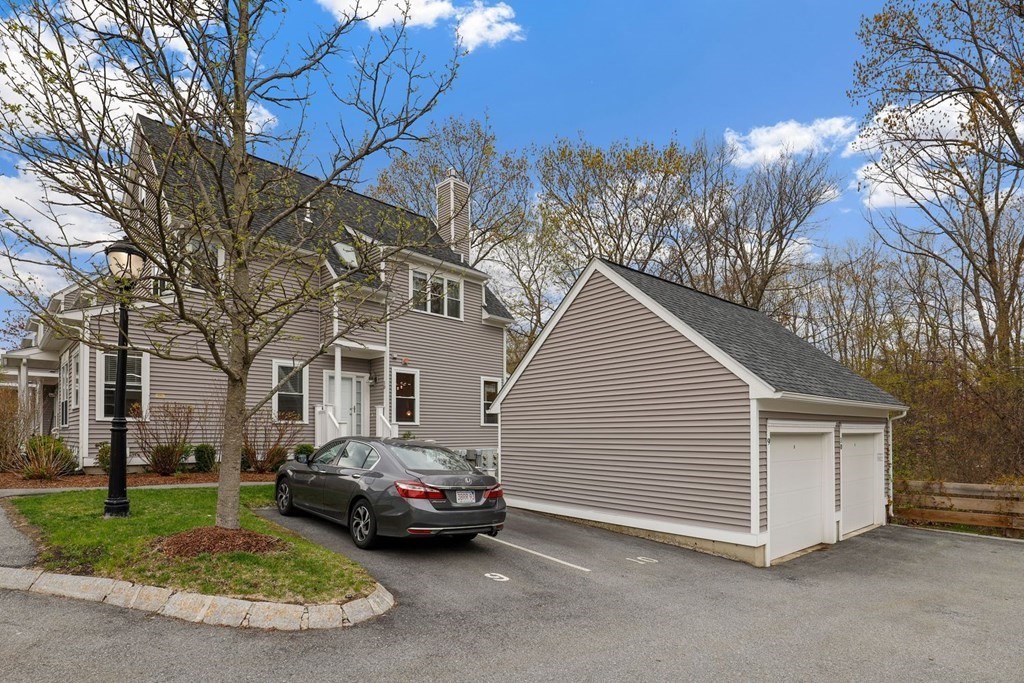10 Maple Ridge Drive, Unit 10 Burlington, MA 01803 - Photo 3 of 37 Gallery Image 3