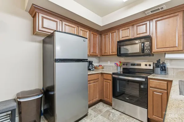 $314,900 | 9993 West Rosecroft Court, Unit 102, Boise, ID 83704