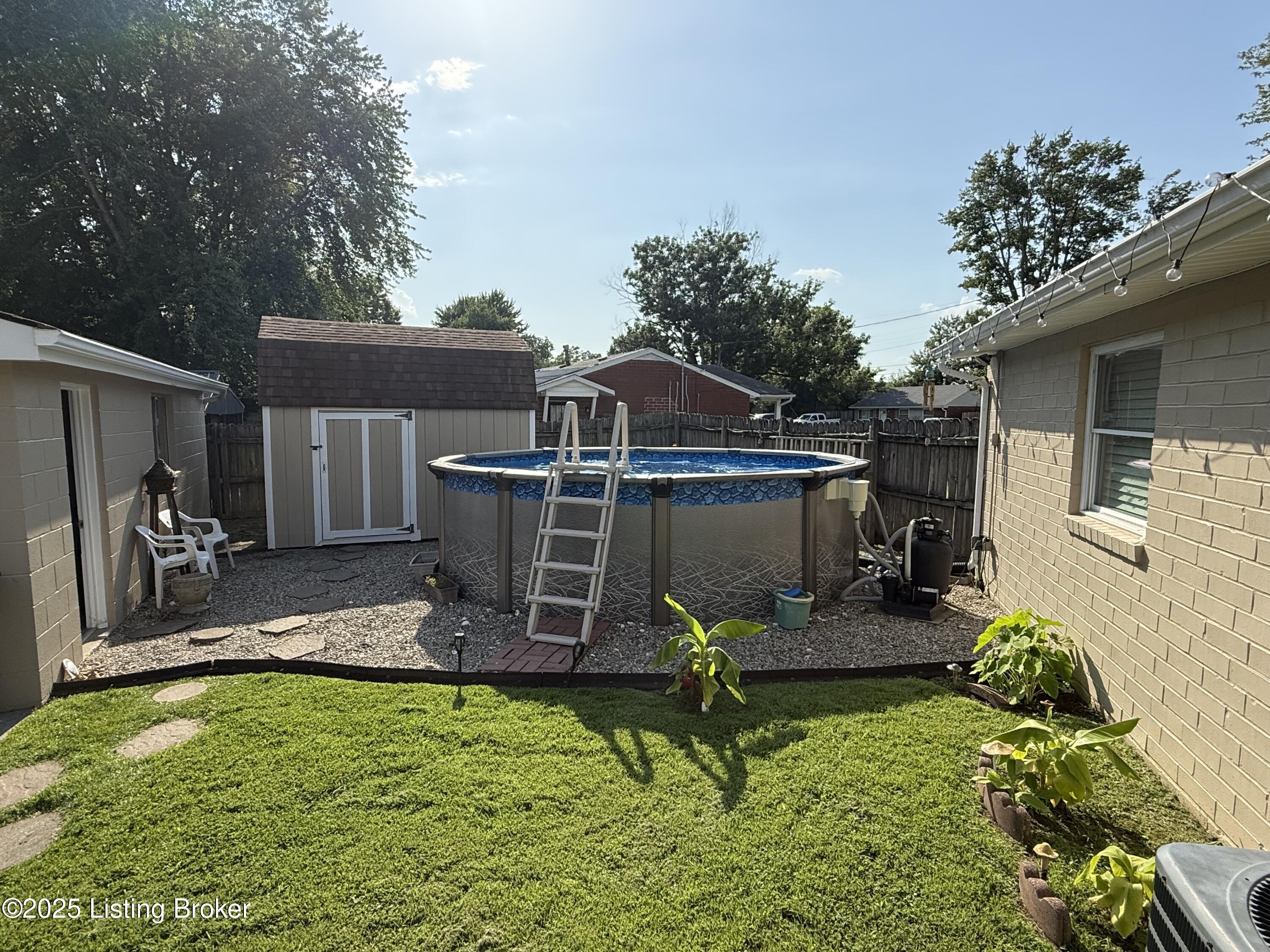8600 James R Road Fairdale, KY 40118 - Photo 6 of 24 IMG_3998