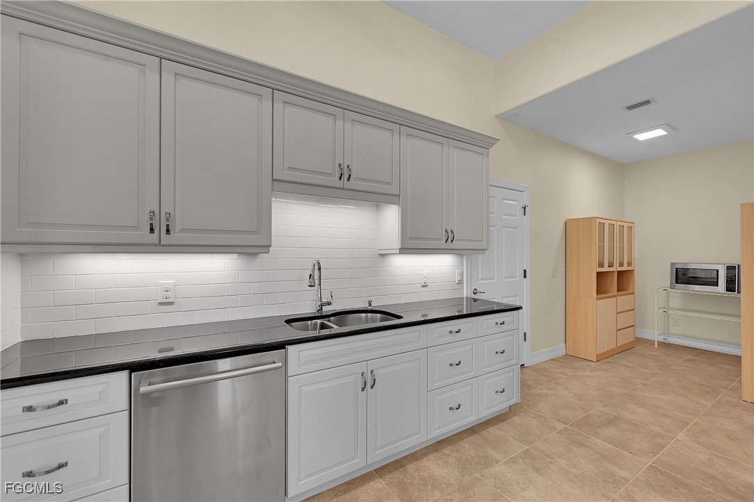 233 Fairway Road Rotonda West, FL 33947 - Photo 8 of 50 Gallery Image 8