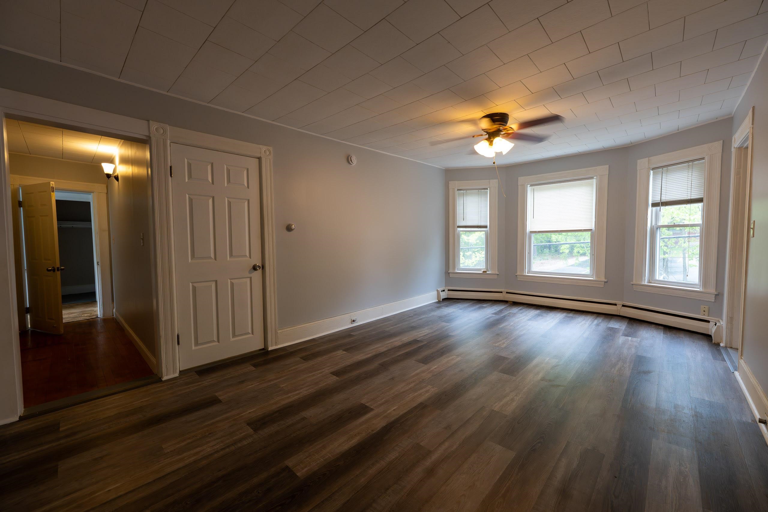 125 Tarrytown Road, Unit 123 Manchester, NH 03103 - Photo 3 of 30