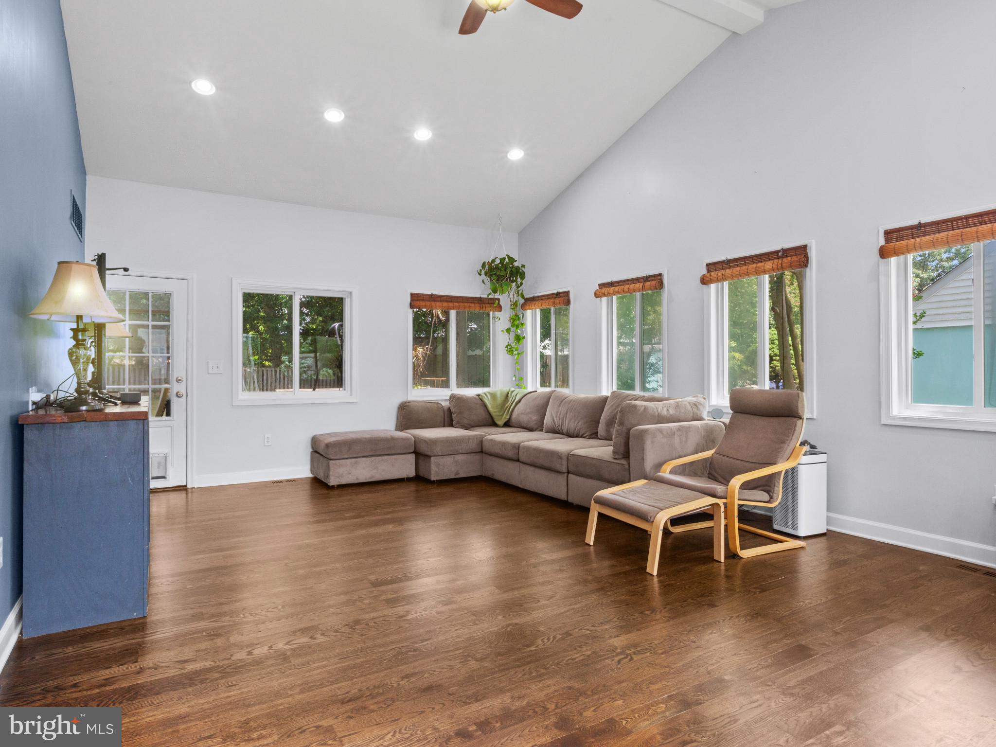 130 Southdown Road Edgewater, MD 21037 - Photo 4 of 37 Family room with natural light