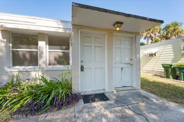 $1,050 | 725 5th Street North, Jacksonville, FL 32250