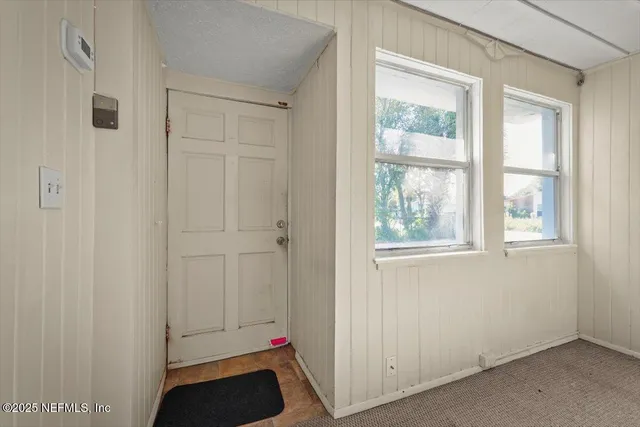 $1,050 | 725 5th Street North, Jacksonville, FL 32250