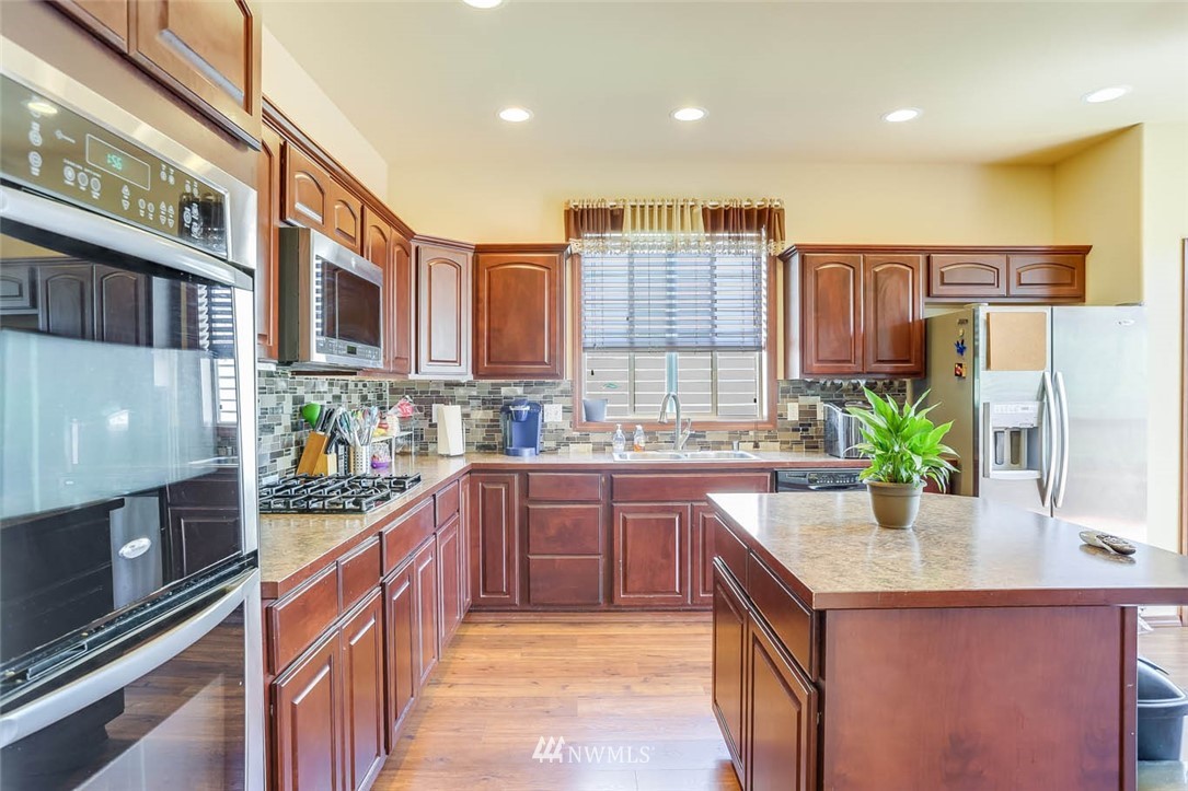 5203 Northeast 8th Court Renton, WA 98059 - Photo 12 of 28