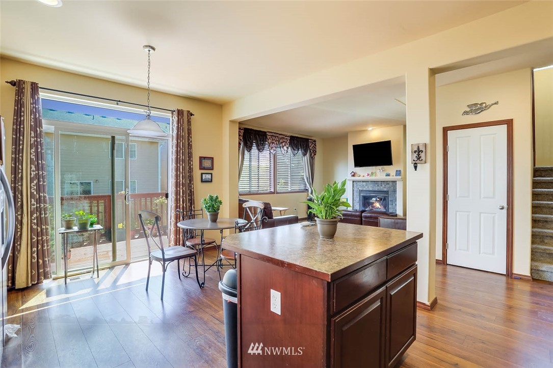 5203 Northeast 8th Court Renton, WA 98059 - Photo 14 of 28