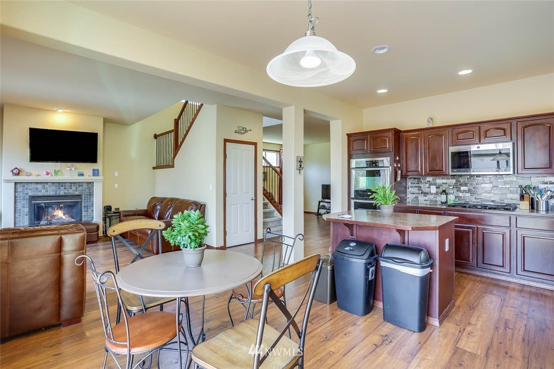 5203 Northeast 8th Court Renton, WA 98059 - Photo 15 of 28