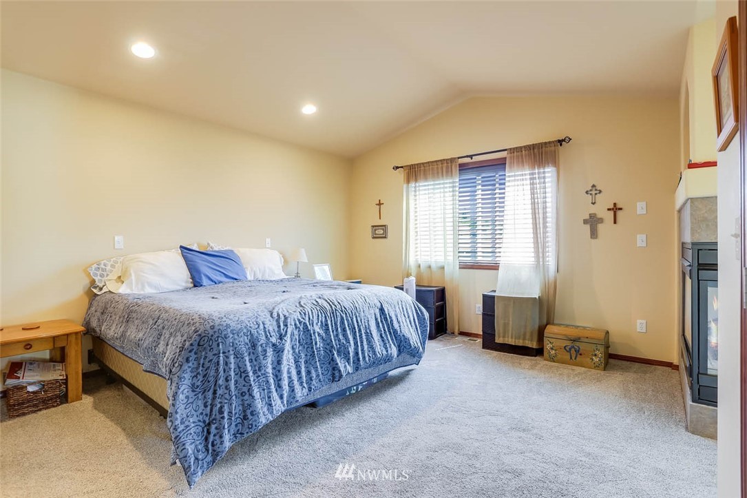 5203 Northeast 8th Court Renton, WA 98059 - Photo 16 of 28