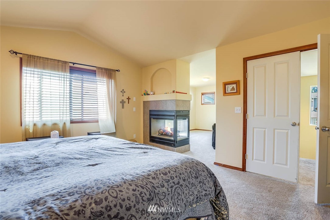 5203 Northeast 8th Court Renton, WA 98059 - Photo 17 of 28