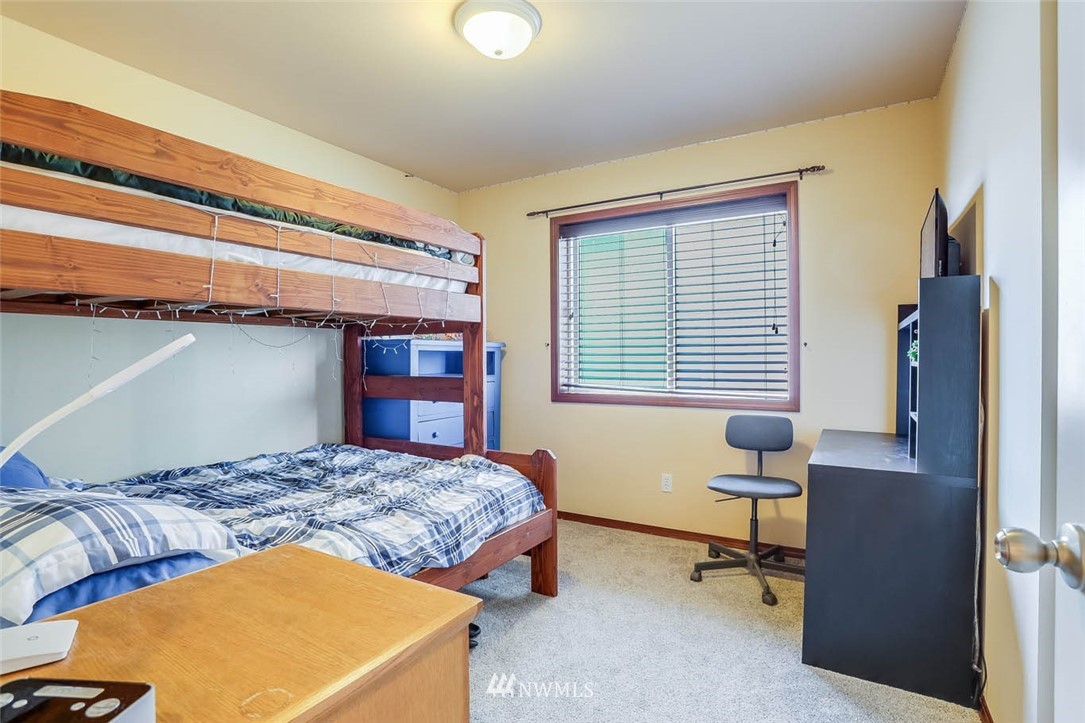 5203 Northeast 8th Court Renton, WA 98059 - Photo 21 of 28