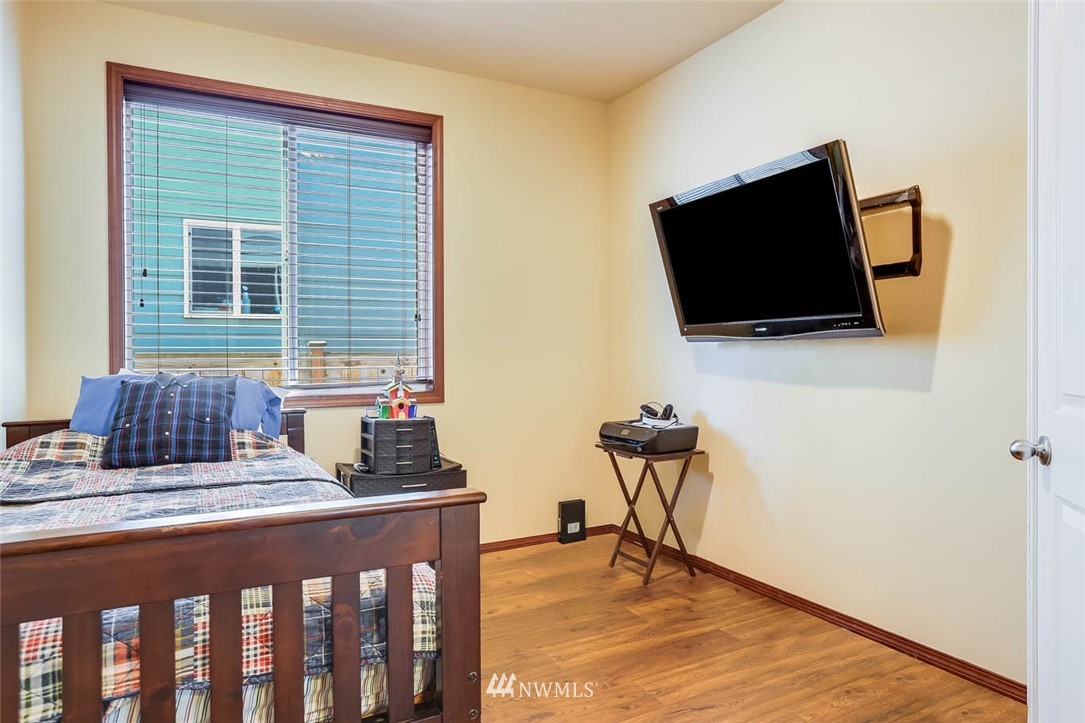 5203 Northeast 8th Court Renton, WA 98059 - Photo 7 of 28