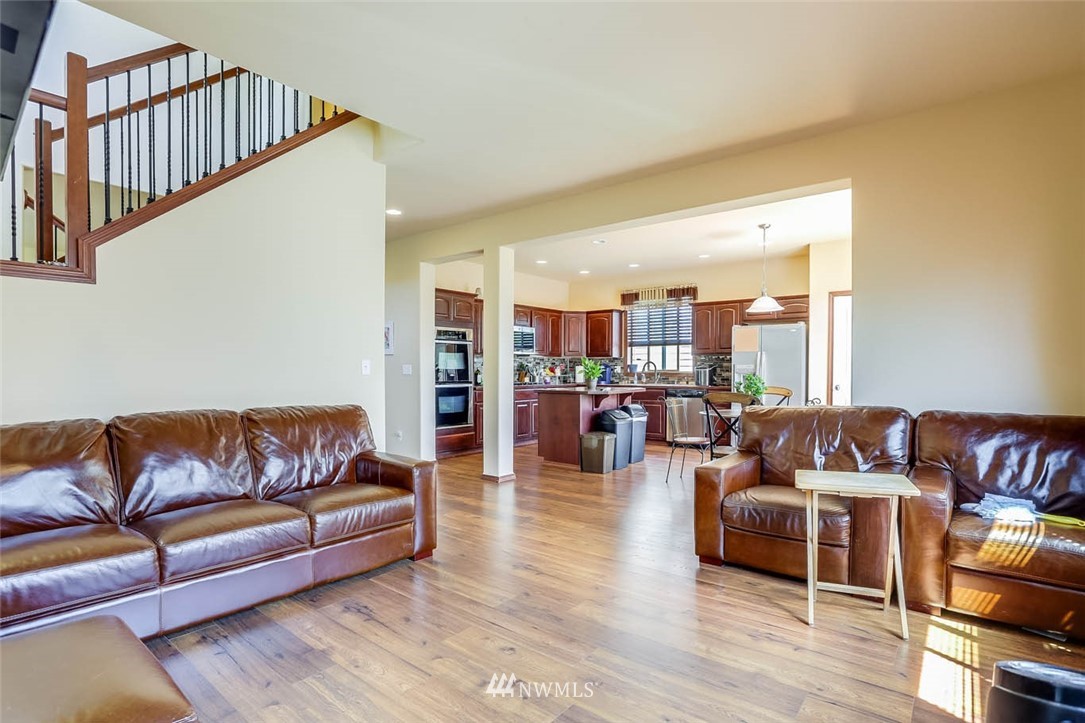 5203 Northeast 8th Court Renton, WA 98059 - Photo 10 of 28