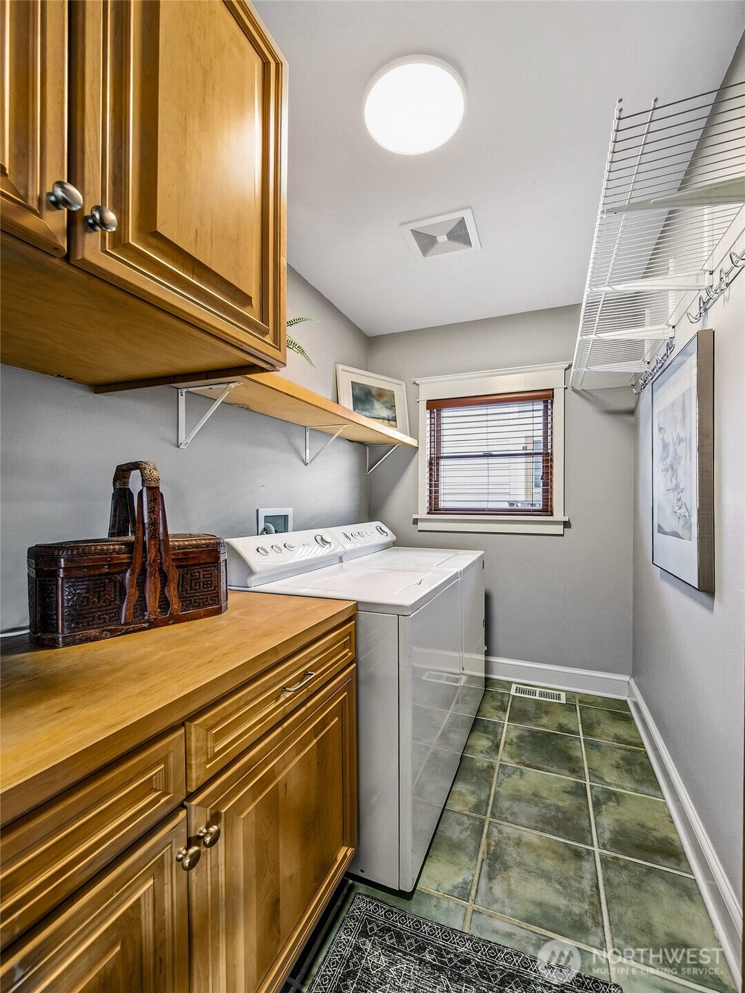 3532 Meridian Avenue North Seattle, WA 98103 - Photo 12 of 40