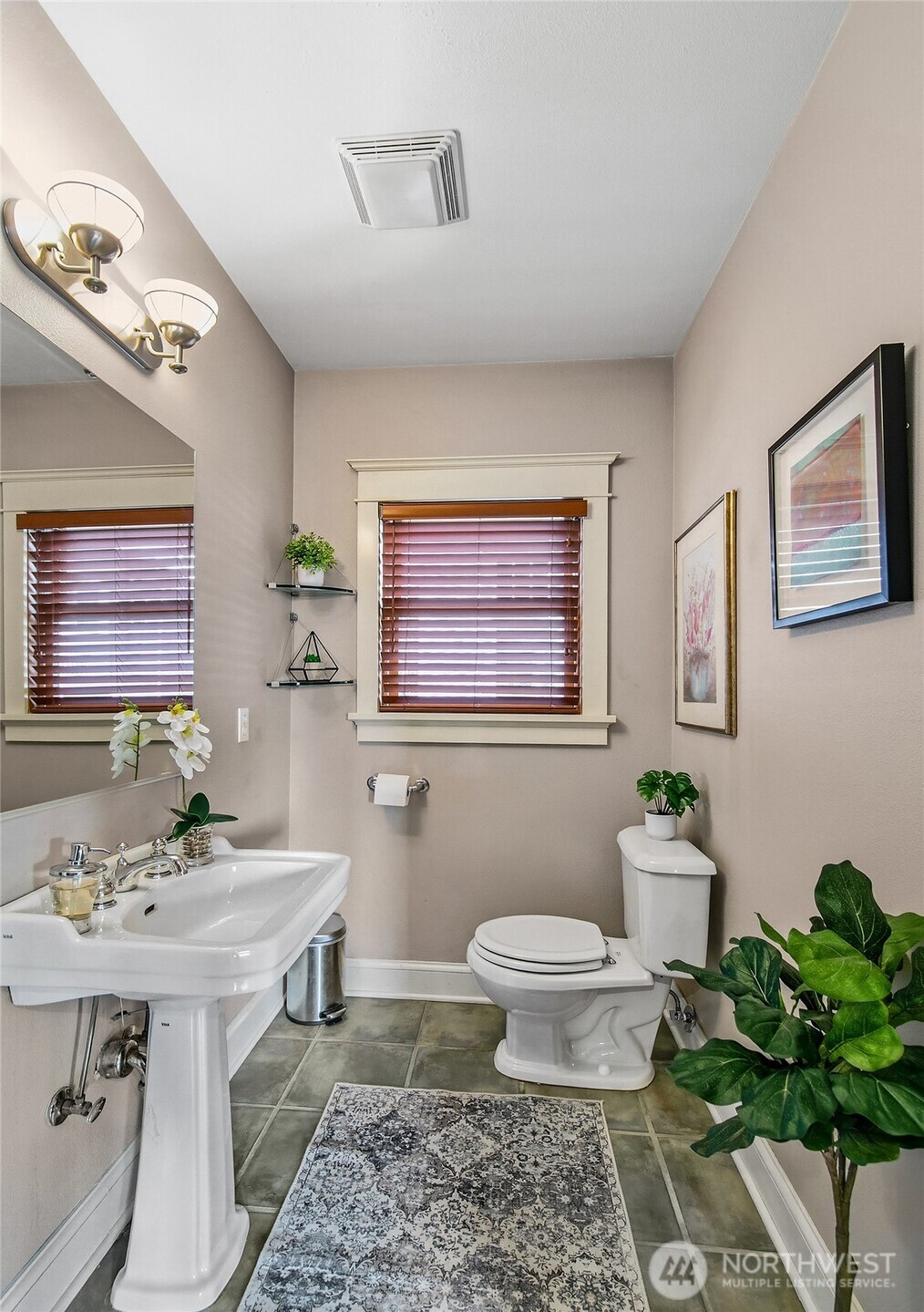 3532 Meridian Avenue North Seattle, WA 98103 - Photo 13 of 40