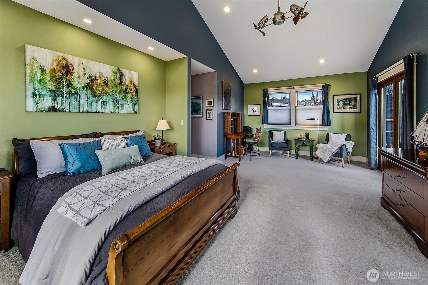 3532 Meridian Avenue North Seattle, WA 98103 - Photo 22 of 40