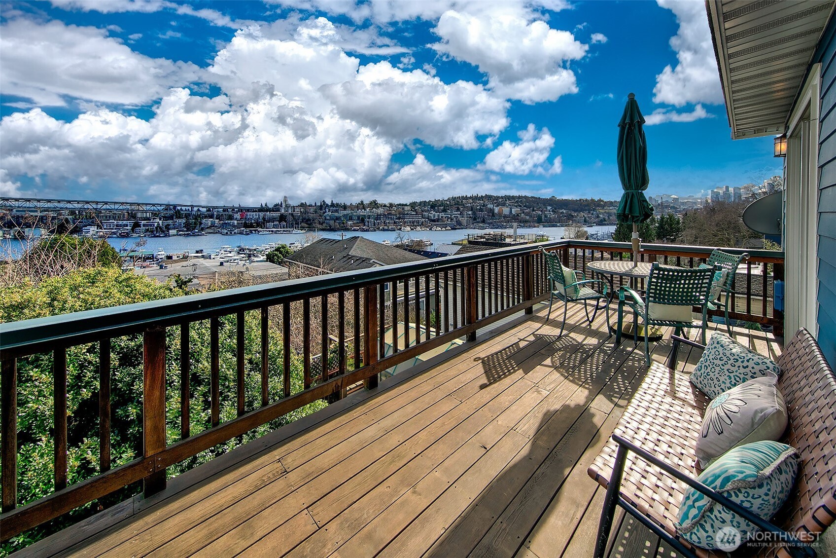 3532 Meridian Avenue North Seattle, WA 98103 - Photo 23 of 40