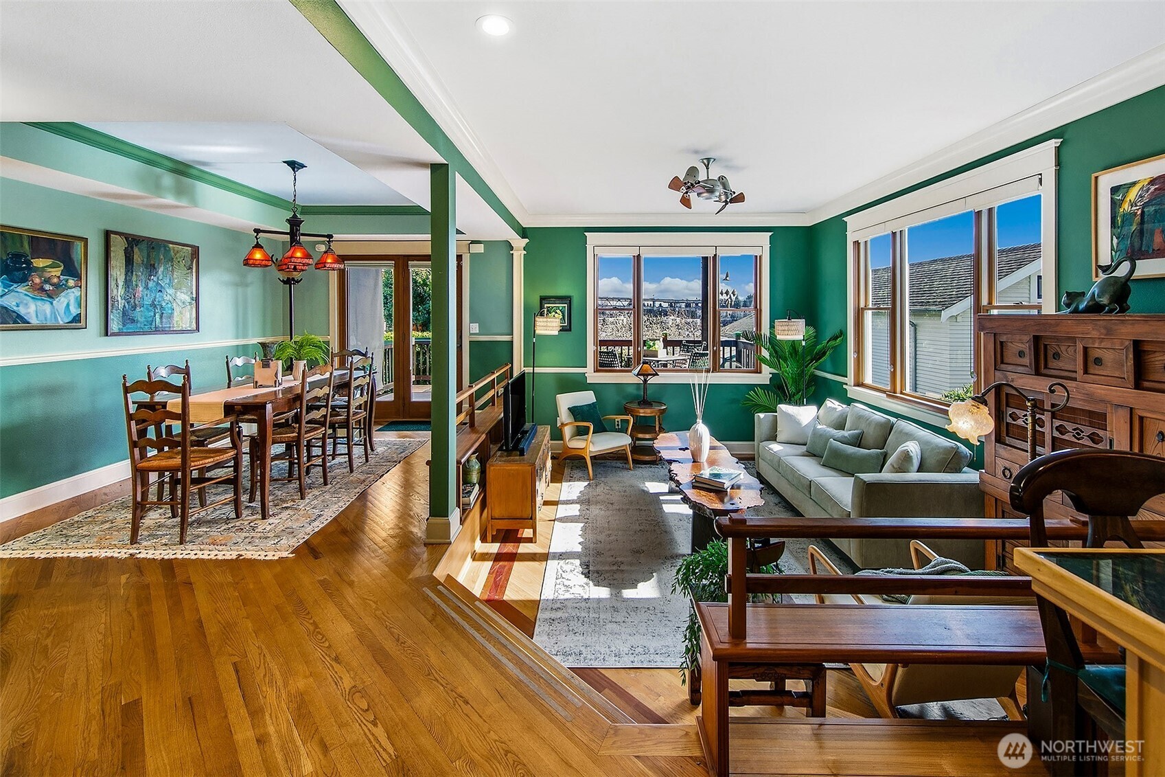 3532 Meridian Avenue North Seattle, WA 98103 - Photo 3 of 40