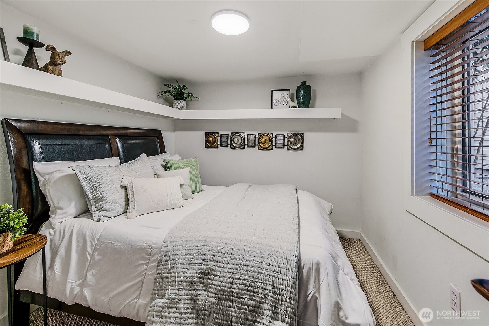 3532 Meridian Avenue North Seattle, WA 98103 - Photo 32 of 40